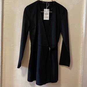 Short  jumper with belt on side